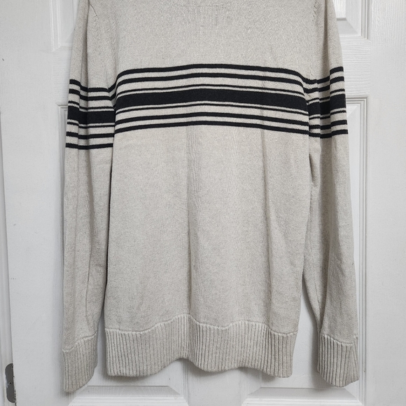 Sweater - Picture 2 of 3